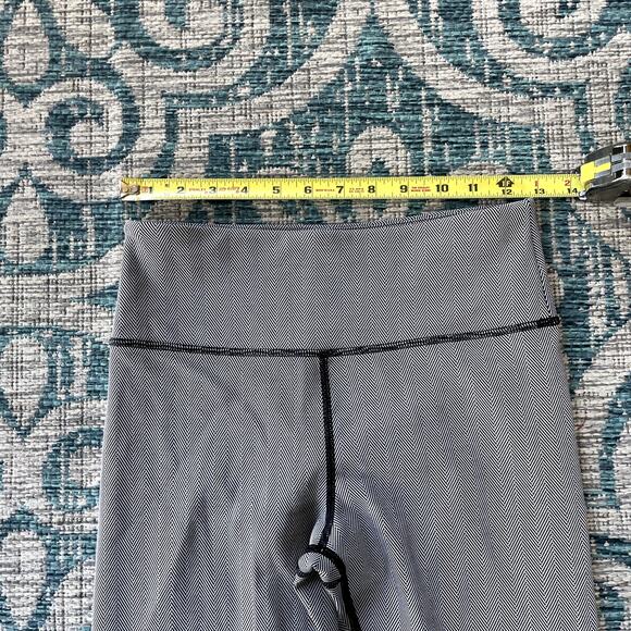 Zyia Women's Gray High Waisted Activewear Leggings - Picture 4 of 6